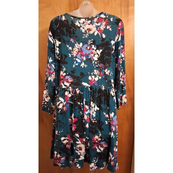 Torrid womens Top Dark Green Floral Hi-Lo Button-Front Rayon size 1X - Picture 4 of 5